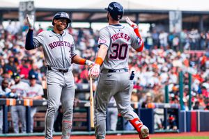 ¡Barridos! Astros se lleva el Juego 2 de la Mexico City Series sobre Colorado Rockies