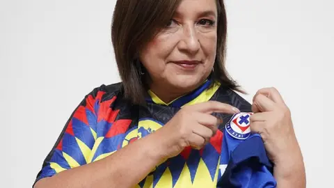 “No era penal”: Xóchitl Gálvez paga apuesta y se pone la playera del América