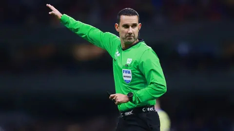 César Arturo Ramos es el árbitro designado para la Vuelta del Clásico Nacional en Semis