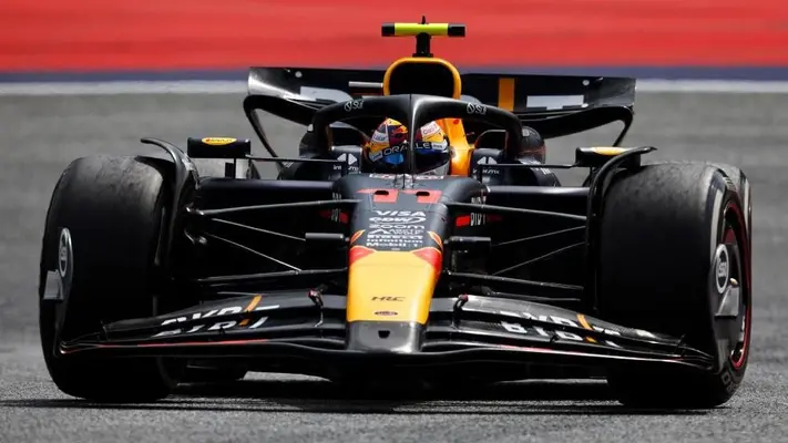 Reportan que Checo Pérez se ausentará en el inicio del Gran Premio de Gran Bretaña