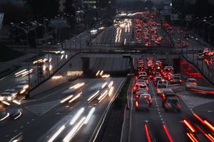 ¡Evita multas! Estos autos NO circulan el sábado 1 de junio de 2024