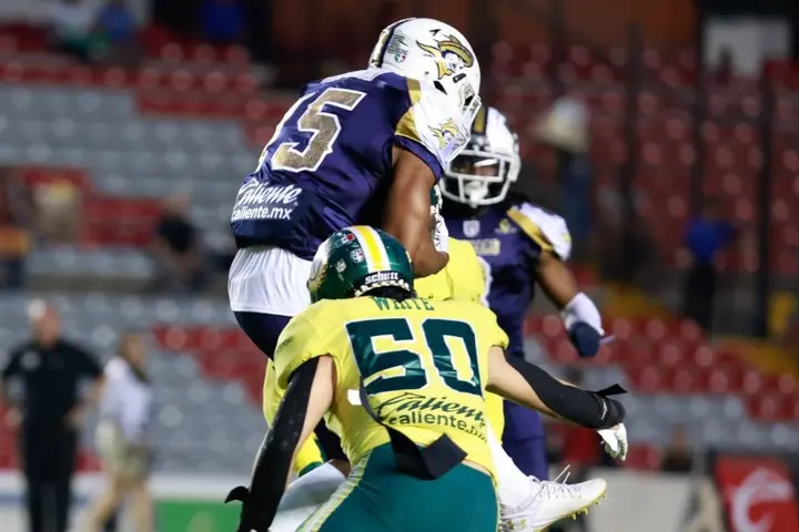 Caudillos aplasta a las Raptors | LFA