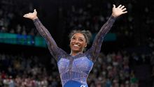 Madre de Simone Biles reaparece tras París 2024 y pide a la gimnasta que la perdone