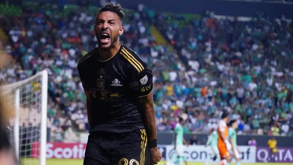 América buscó a Denis Bouanga de LAFC para ficharlo en el Apertura 2024