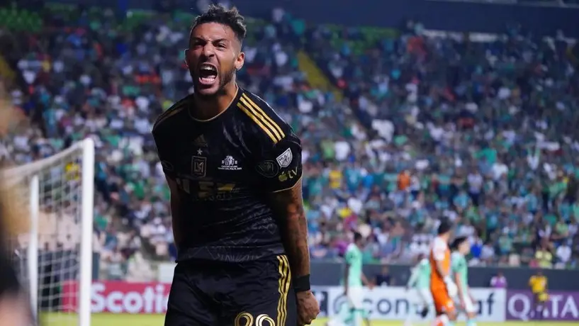 América buscó a Denis Bouanga de LAFC para ficharlo en el Apertura 2024