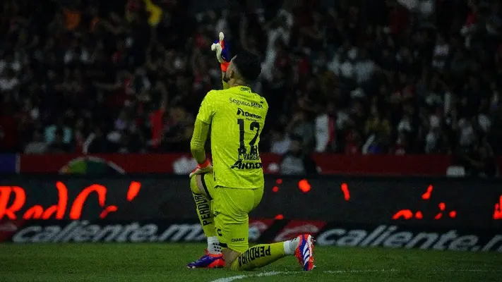 Liga MX: Camilo Vargas llega a 13 penales atajados y busca romper récord de Federico Vilar