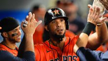 MLB: Astros dan de baja a José Abreu a la mitad de su contrato de 3 años