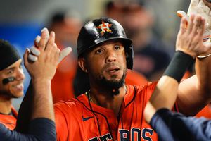 MLB: Astros dan de baja a José Abreu a la mitad de su contrato de 3 años