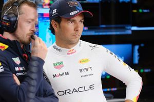 Bicampeón de F1 lanza crítica a 'Checo' Pérez y lo culpa del rendimiento de Red Bull