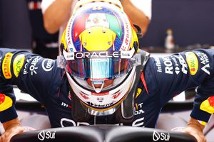 Excampeón de la F1 sobre Checo Pérez: 'No puede acercarse al ritmo de Verstappen'