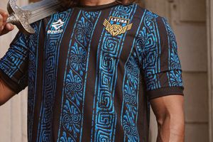 ¡Joya! Camiseta del Latina Calcio de la Serie C rompe las redes por espectacular diseño