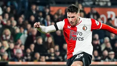 ¡Goleador! Los números de Santiago Giménez con el Feyenoord esta temporada