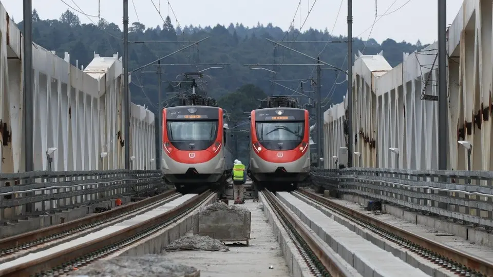 Iniciaron las pruebas del Tren Interurbano México-Toluca: El Insurgente