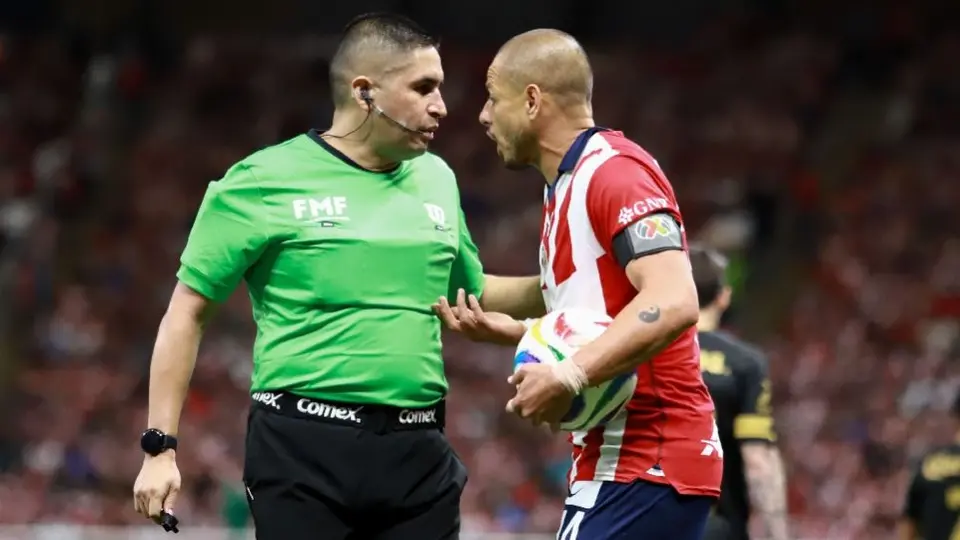 Clásico Nacional: Óscar Mejía será el árbitro central para el Chivas vs América en las 'Semis' de Ida