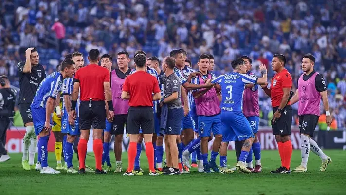 Jugadores de Rayados se pelean entre ellos mismos tras eliminación en Concacaf
