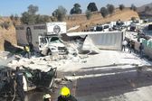 VIDEO: Trailer con azúcar paraliza la autopista México-Puebla al perder el control