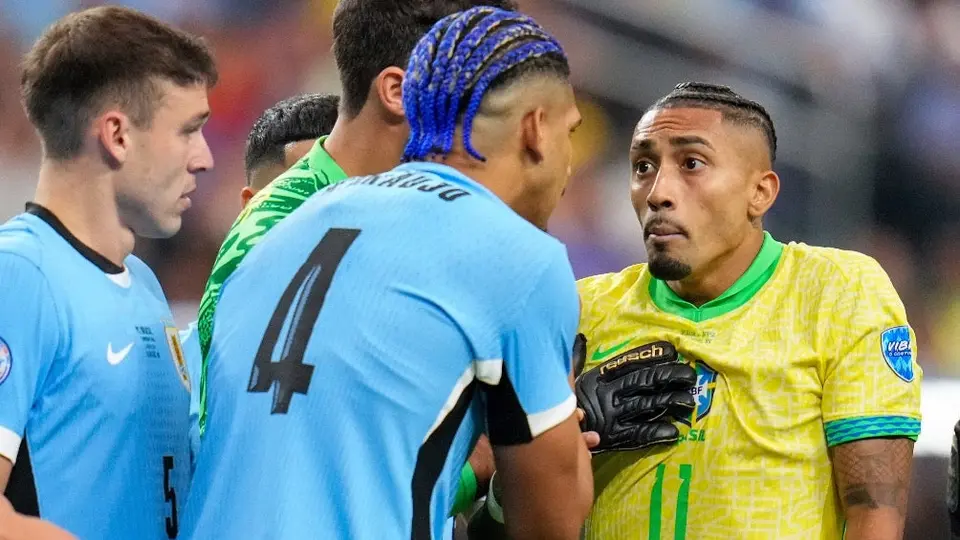 ¡Primero el país! Ronald Araújo y Raphinha se 'encararon' en el Uruguay vs Brasil