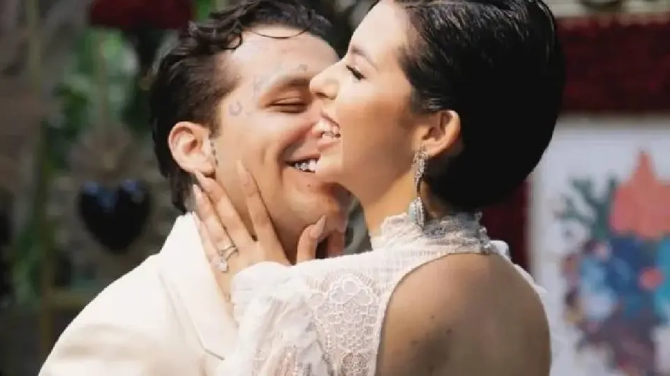 VIDEO: Captan a Ángela Aguilar y Christian Nodal en su luna de miel en Los Cabos