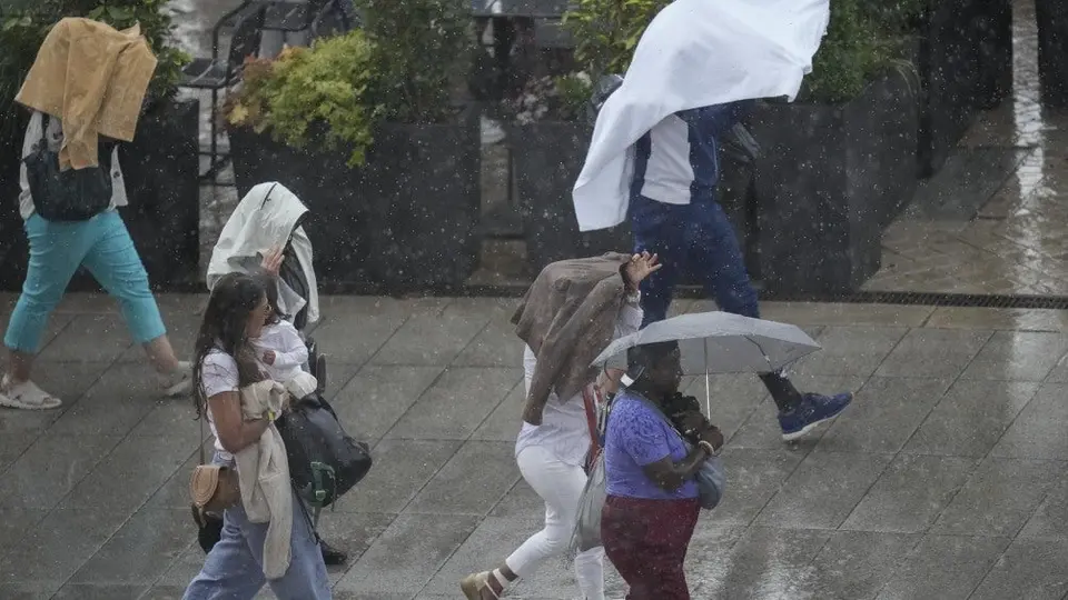 ¡Toma tus precauciones! Reportan fuertes lluvias y caída de granizo en CDMX