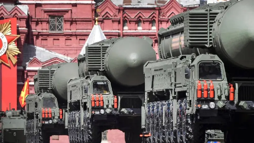 Rusia amenaza con bombardear equipos militares británicos en Ucrania