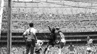 Falleció Roberto 'Loco' Martínez, primer mexicano en hacer gol en el Estadio Azteca