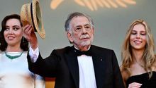 El director Francis Ford Coppola es acusador de besar y abrazar a actrices sin su consentimiento