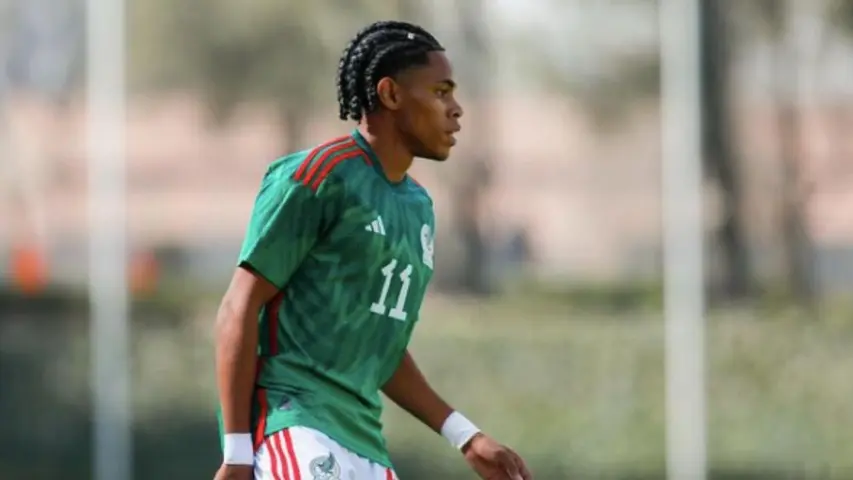Reis con la Selección Mexicana | INSTAGRAM: @matheusreis_07