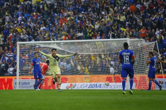 Rubens Sambueza opinó que a Cruz Azul le pueden "pesar los fantasmas" ante América