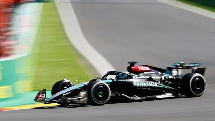 Tras descalificación de Russell, Checo Pérez es séptimo en Bélgica y Hamilton gana