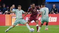 ¿Santi, Henry o Raúl? Giménez el '9' menos efectivo con la Selección Mexicana