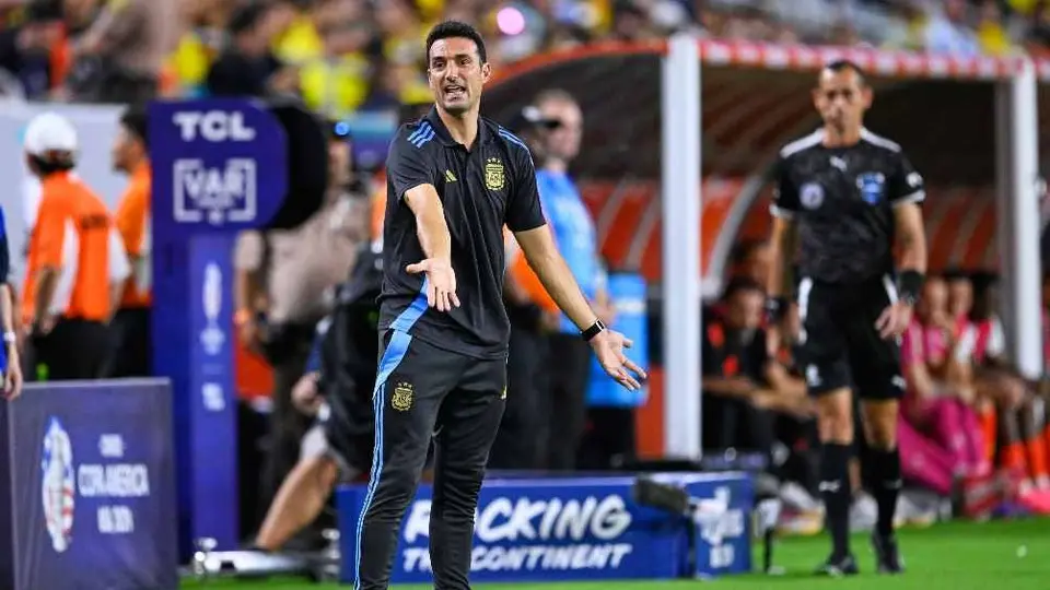 Lionel Scaloni sobre las canchas de cara al Mundial 2026: 'Yo imagino que van a ser reglamentarias'