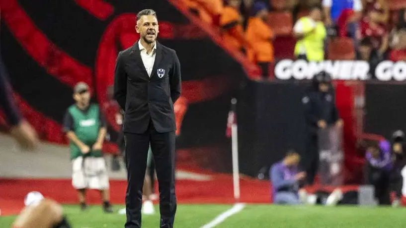 Aficionados de River Plate se burlan de Martín Demichelis por el empate de Rayados ante Tijuana
