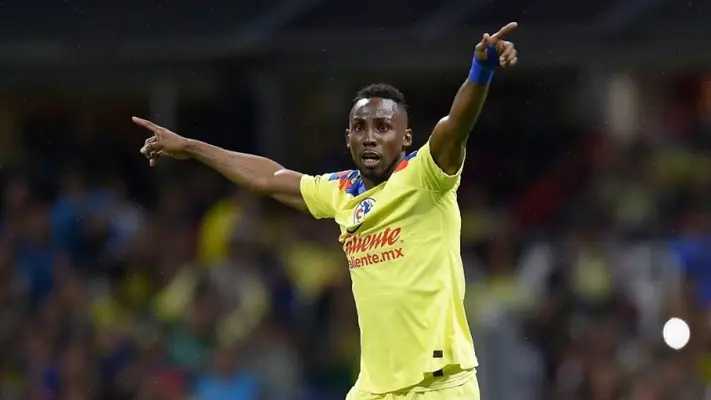 América ya recibió una oferta por Julián Quiñones; así lo reveló Carlos Ponce en Los Informantes