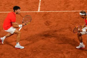 Rafa Nadal y Carlos Alcaraz debutan en París 2024 con victoria en dobles sobre Argentina