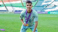 Xavier Biscayzacú debuta en Primera División de Uruguay con Defensor Sporting
