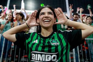 Kings League Américas: Alana Flores se burla emulando festejo de Chicharito tras eliminarlo de la KL