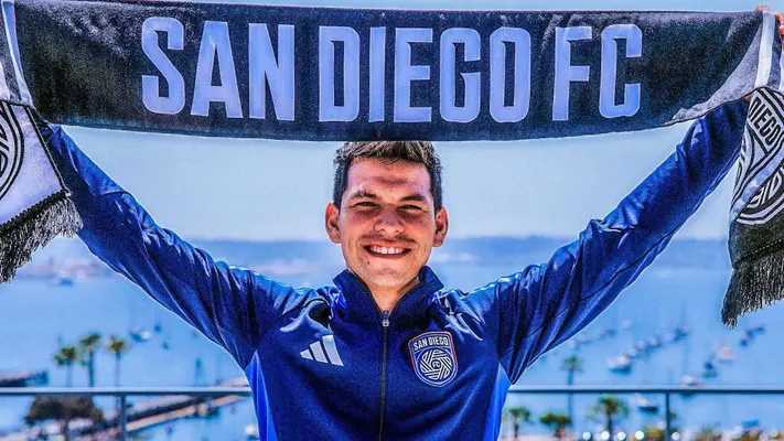 ‘Chucky’ Lozano será el segundo mejor pagado de la MLS, solo por detrás de Messi