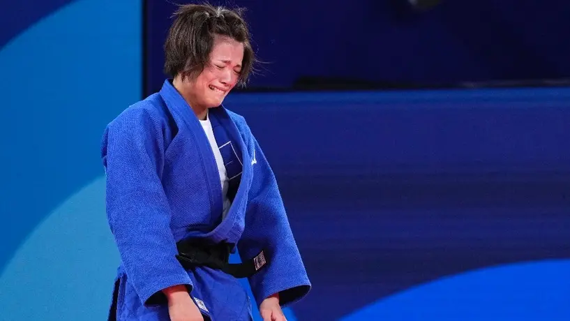 ¡Lo triste! Judoca japonesa rompe en llanto inconsolable tras ser eliminada de París 2024