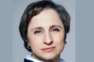 Fallece el padre de Carmen Aristegui; la periodistas recibe condolencias