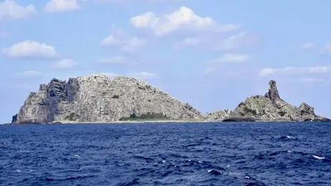 Encuentran a un mexicano varado en una canoa en las islas Senkaku en Japón