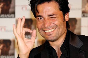 Chayanne ‘el papá de Latinoamérica’ envía felicitaciones a los padres en su día