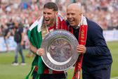 Santiago Giménez se queda sin DT; Feyenoord dedica emotiva despedida a Arne Slot