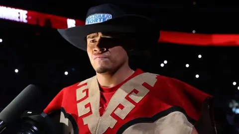 Canelo Álvarez, 'Terrible' Morales, Juan Manuel Márquez y Santa Cruz motivan al 'Vaquero' Navarrete