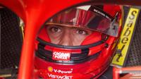 Fórmula 1: Carlos Sainz y los pilotos que no tienen asiento para 2025