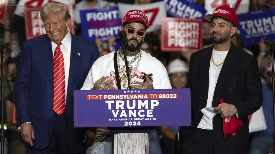 Anuel AA  se presenta y apoya a Donald Trump en mitin: “El mejor presidente del mundo”