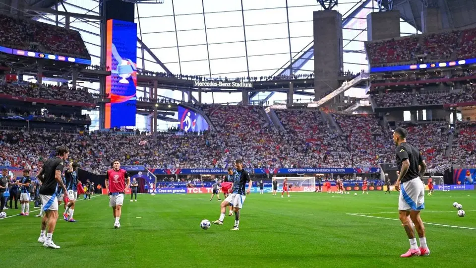 'Dibu' Martínez explota contra césped del Mercedes-Benz Stadium: "Era un desastre"