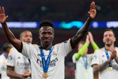 Afición del Real Madrid corea ‘Balón de oro’ a Vinicius Jr. en los festejos de la Champions