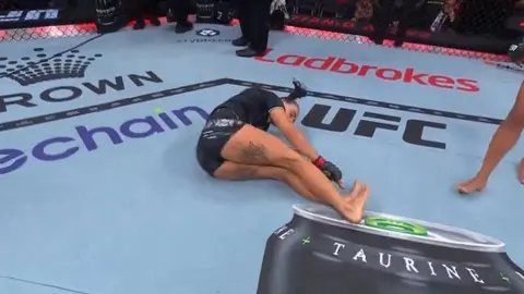 Peleadora de UFC festeja victoria haciendo break dance como Raygun en París 2024
