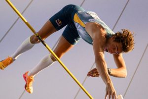 ¡No para! Armand Duplantis vuelve a batir récord mundial de salto con garrocha