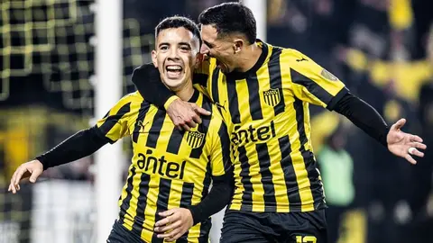 Doblete de Leo Fernández dio triunfo y pase a Octavos de Libertadores a Peñarol